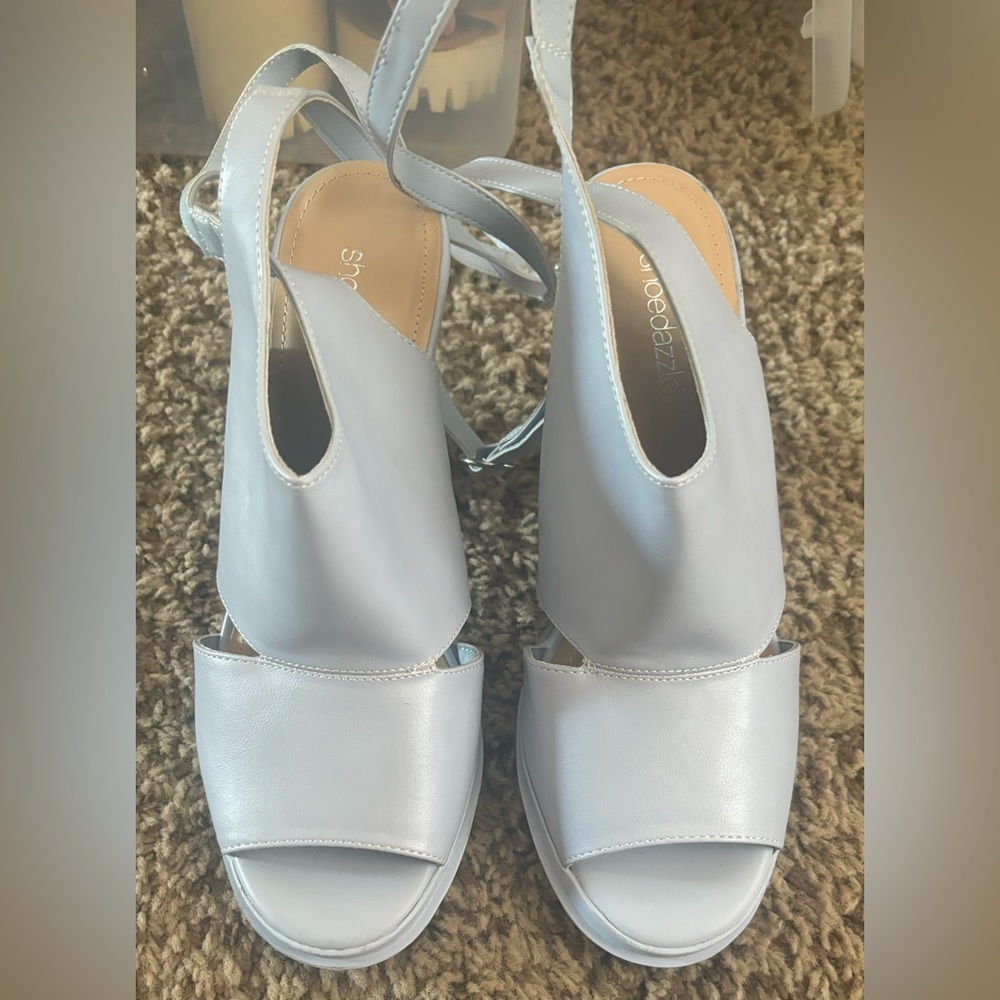 Shoe dazzle chunky heels
